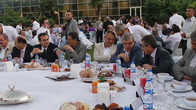 Siyaset Ve İş Dünyası Kmtso İftarında Buluştu 13
