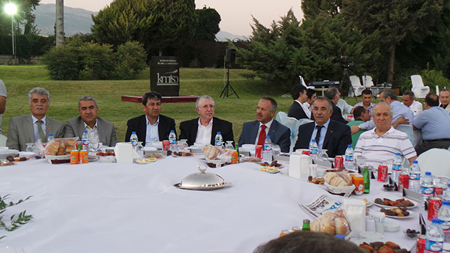 Siyaset Ve İş Dünyası Kmtso İftarında Buluştu 17