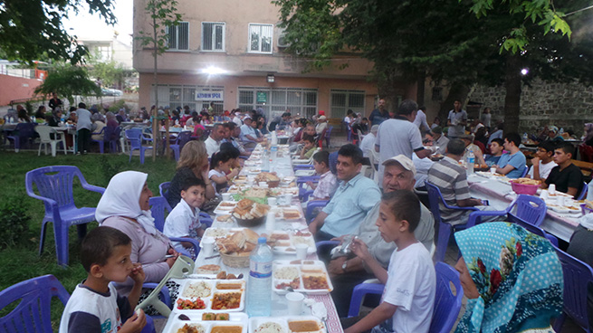 Mahir Ünal Andırın’da İftara Katıldı 5