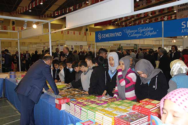 Erkoç: “Şairler Başkentine Yaraşır Bir Fuar Oldu” 10