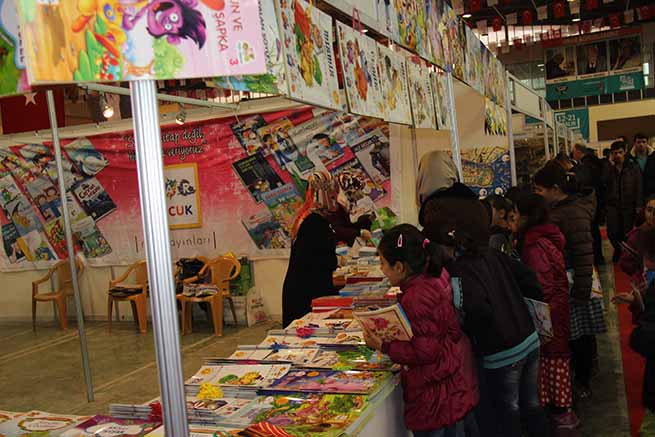 Erkoç: “Şairler Başkentine Yaraşır Bir Fuar Oldu” 17