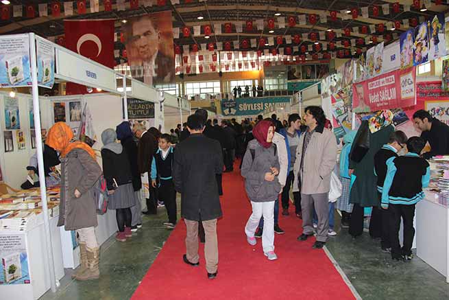 Erkoç: “Şairler Başkentine Yaraşır Bir Fuar Oldu” 18