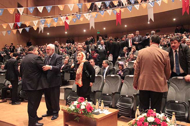 DOĞAN: “YENİ ANAYASA İÇİN 8 MİLLETVEKİLİ” 11