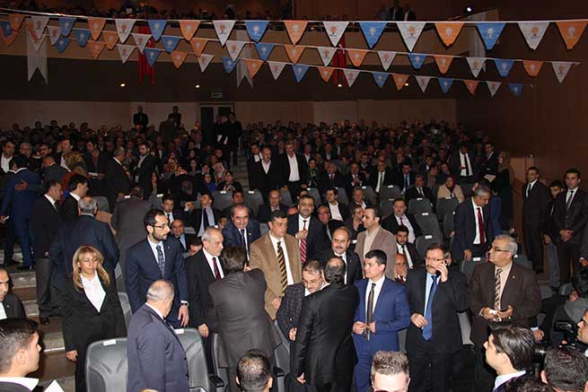 DOĞAN: “YENİ ANAYASA İÇİN 8 MİLLETVEKİLİ” 23