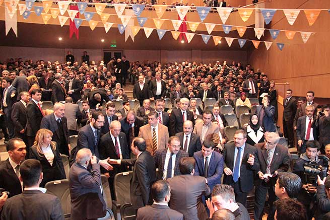 DOĞAN: “YENİ ANAYASA İÇİN 8 MİLLETVEKİLİ” 24