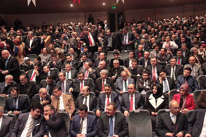 DOĞAN: “YENİ ANAYASA İÇİN 8 MİLLETVEKİLİ” 29