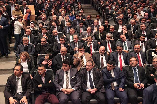 DOĞAN: “YENİ ANAYASA İÇİN 8 MİLLETVEKİLİ” 31