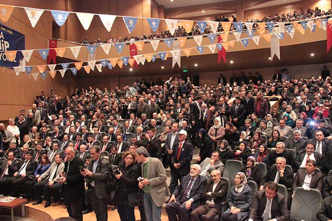 DOĞAN: “YENİ ANAYASA İÇİN 8 MİLLETVEKİLİ” 33