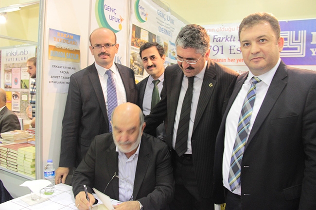 Fotoğrafların Dilinden Kitap Fuarı 32