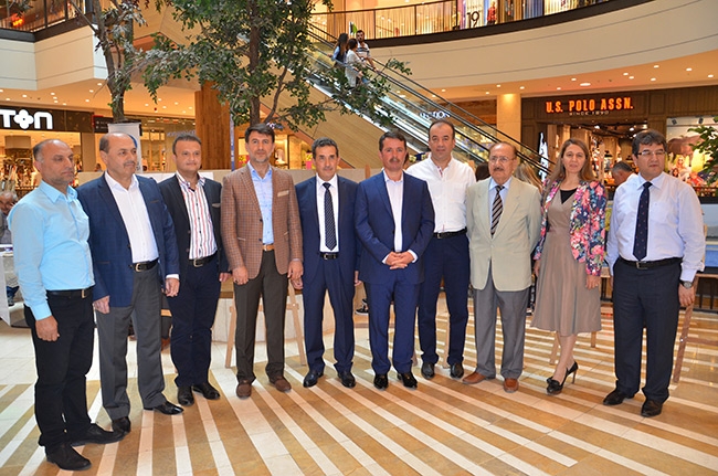 “Kuşlarla Çırpınan Göl” İsimli Resim Sergisi Açılışı Gerçekleştirildi 9