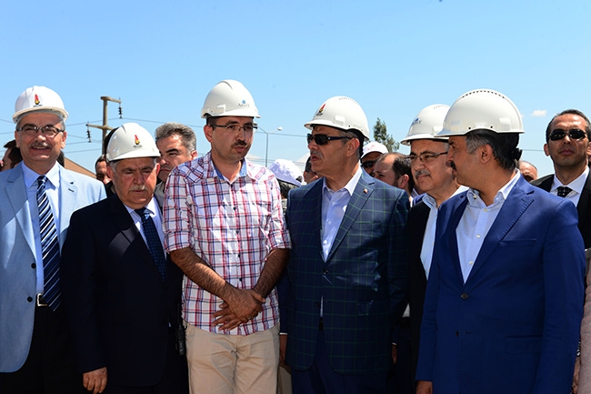 Başbakan Yardımcısı Kaynak İnşaat Alanını İnceledi 3