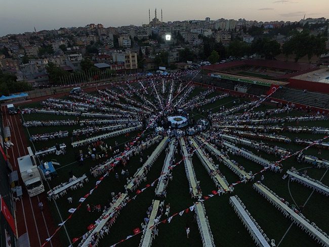 Kahramanmaraş’ın En Büyük İftar Organizasyonunu 1