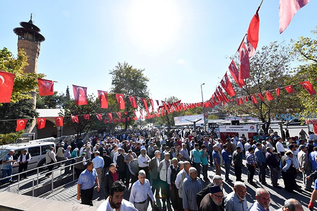 Kahramanmaraş'ta 10 bin kişiye aşure ikramı 14