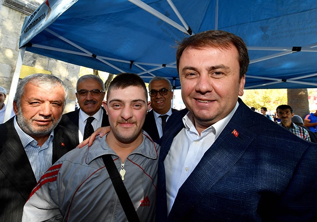 Kahramanmaraş'ta 10 bin kişiye aşure ikramı 18