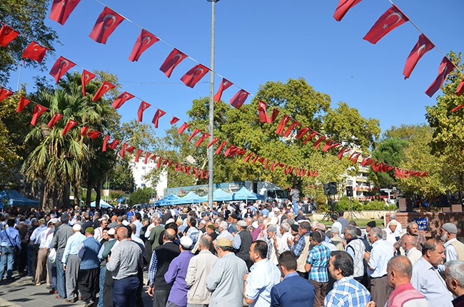 Kahramanmaraş'ta 10 bin kişiye aşure ikramı 9
