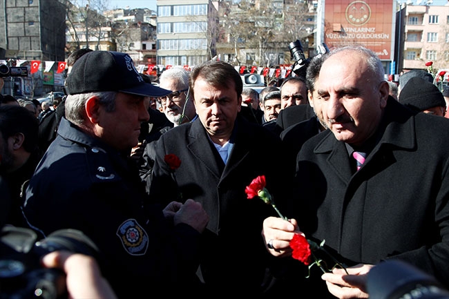 Kahramanmaraş teröre karşı tek yürek oldu 8