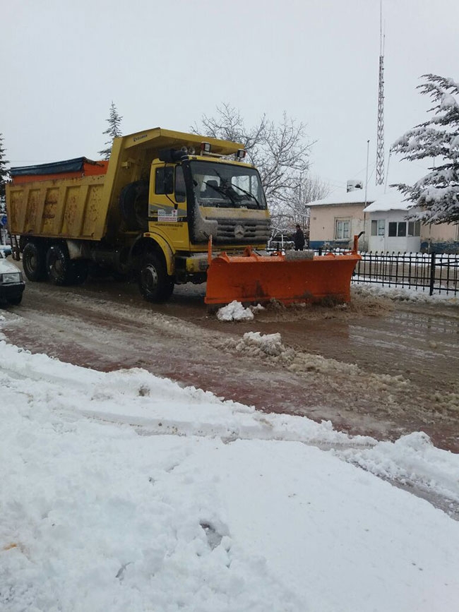 Kahramanmaraş’ta kar ile mücadeleye devam 10