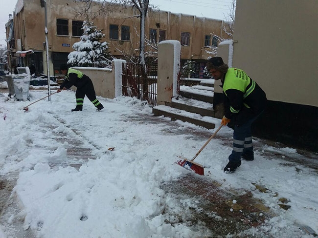 Kahramanmaraş’ta kar ile mücadeleye devam 2