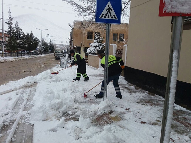 Kahramanmaraş’ta kar ile mücadeleye devam 3