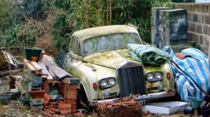 Dubaide ''Hurda'' Olan Ve ''Terk Edilen'' Yüksek Model Arabalar 19