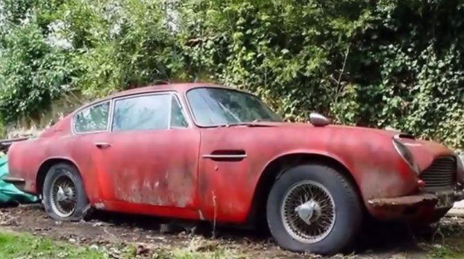 Dubaide ''Hurda'' Olan Ve ''Terk Edilen'' Yüksek Model Arabalar 4