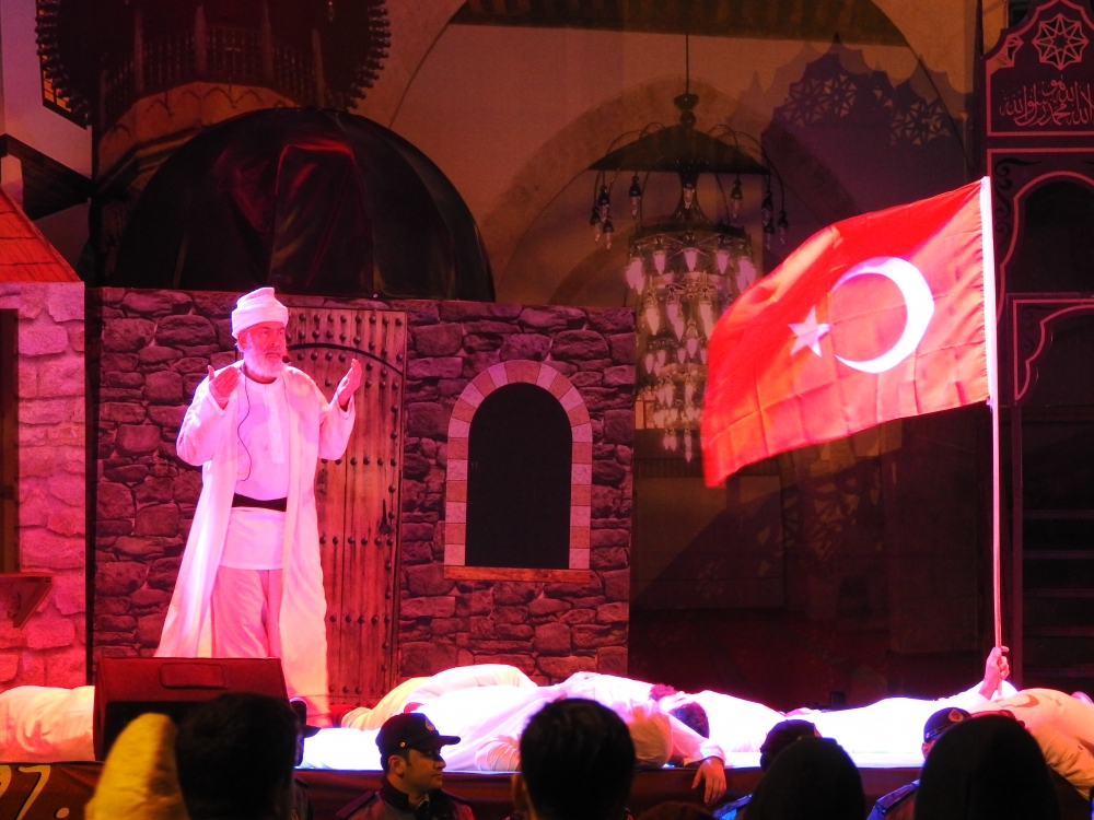 Kurtuluş Etkinlikleri Münasebetiyle Tiyatro Gösterisi Düzenlendi 1