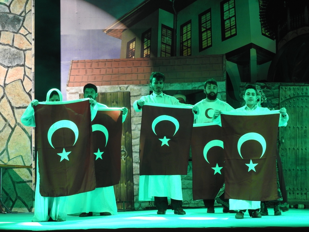 Kurtuluş Etkinlikleri Münasebetiyle Tiyatro Gösterisi Düzenlendi 28