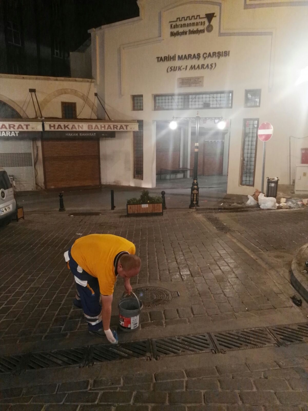 BÜYÜKŞEHİR’DEN ÇARŞILARDA İLAÇLAMA 3