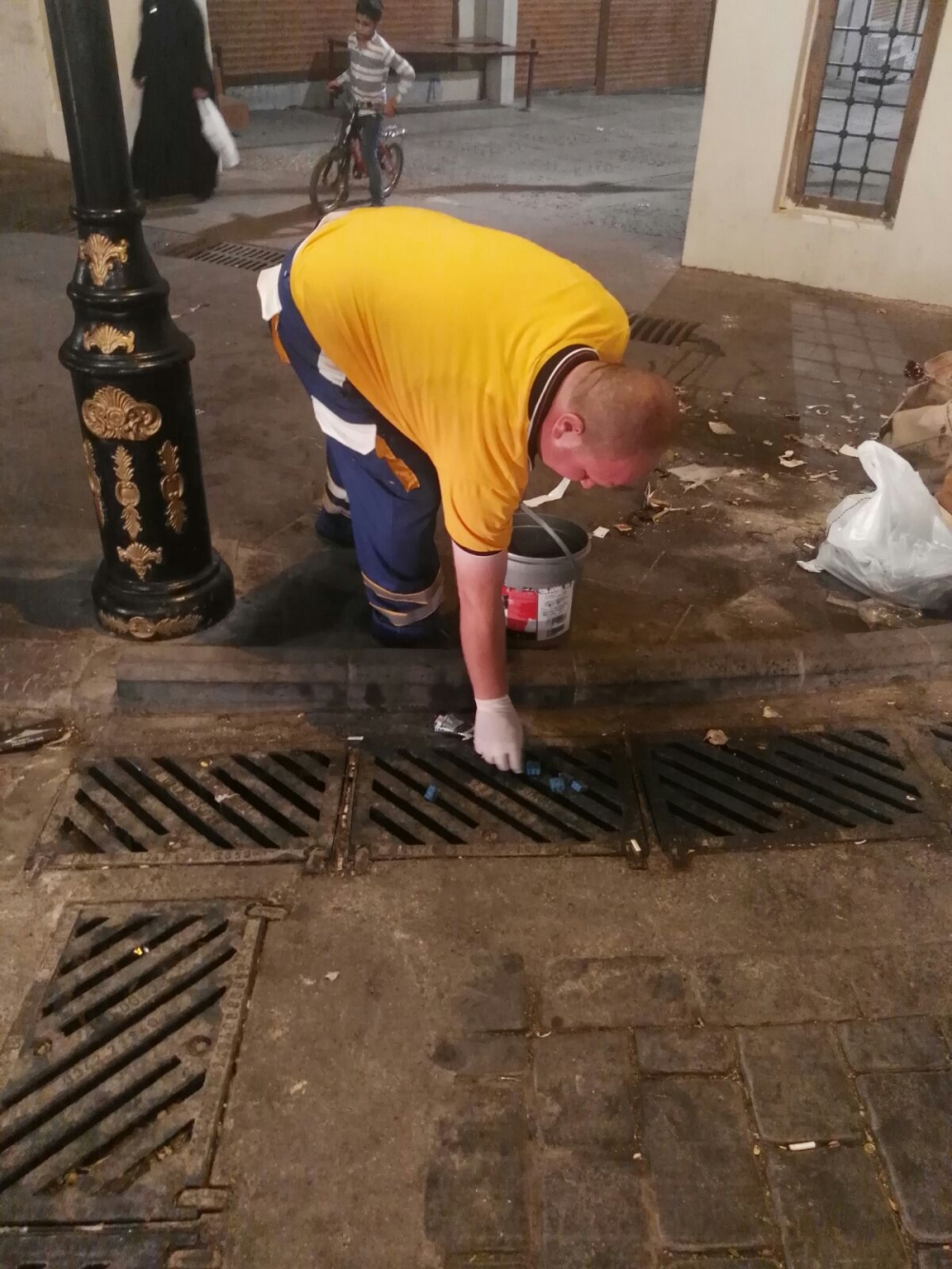 BÜYÜKŞEHİR’DEN ÇARŞILARDA İLAÇLAMA 4