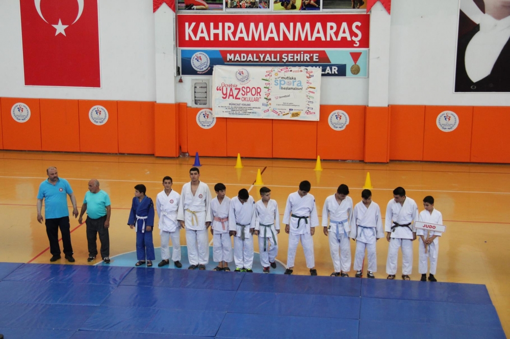 YAZ SPOR OKULLARI TÖRENLE AÇILDI 12