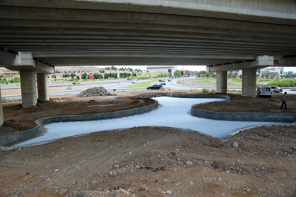 BÜYÜKŞEHİR PEYZAJ DÜZENLEMESİNE DEVAM EDİYOR 2