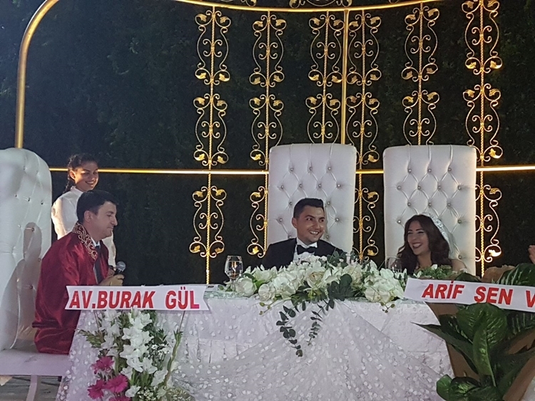 KÖŞE YAZARIMIZ ALİ AVGIN VE AİLESİNİN MUTLU GÜNÜ 16