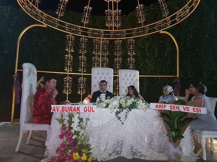 KÖŞE YAZARIMIZ ALİ AVGIN VE AİLESİNİN MUTLU GÜNÜ 17