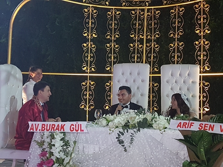 KÖŞE YAZARIMIZ ALİ AVGIN VE AİLESİNİN MUTLU GÜNÜ 2