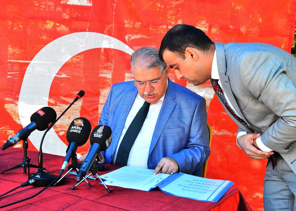 ONİKİŞUBAT BELEDİYESİ, TÜRK POLİSİNİN YANINDA 1