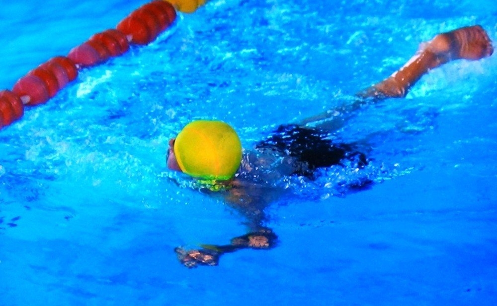 51 YAŞINDAKİ DOWN SENDROMLU YÜZÜCÜNÜN 51 MADALYASI VAR 10