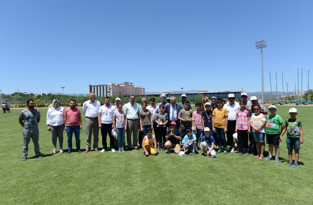 15 TEMMUZ ŞEHİTLERİ ANISINA OKÇULUK YARIŞMASI DÜZENLENDİ 10