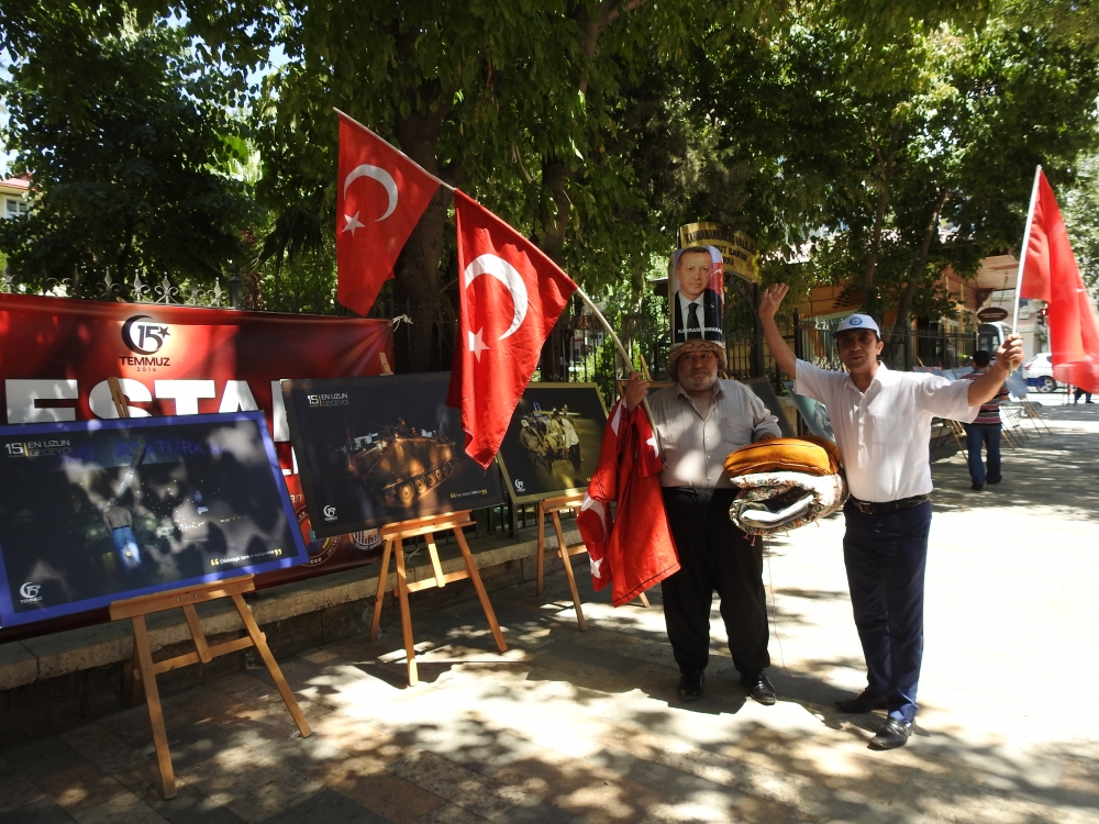 “MİLLİ İRADENİN YÜKSELİŞİ SERGİSİ" HAYRAN BIRAKTI 1