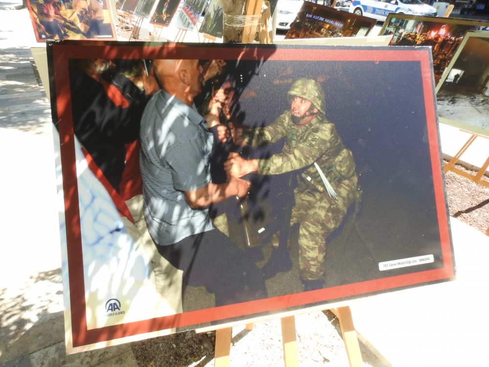 “MİLLİ İRADENİN YÜKSELİŞİ SERGİSİ" HAYRAN BIRAKTI 19