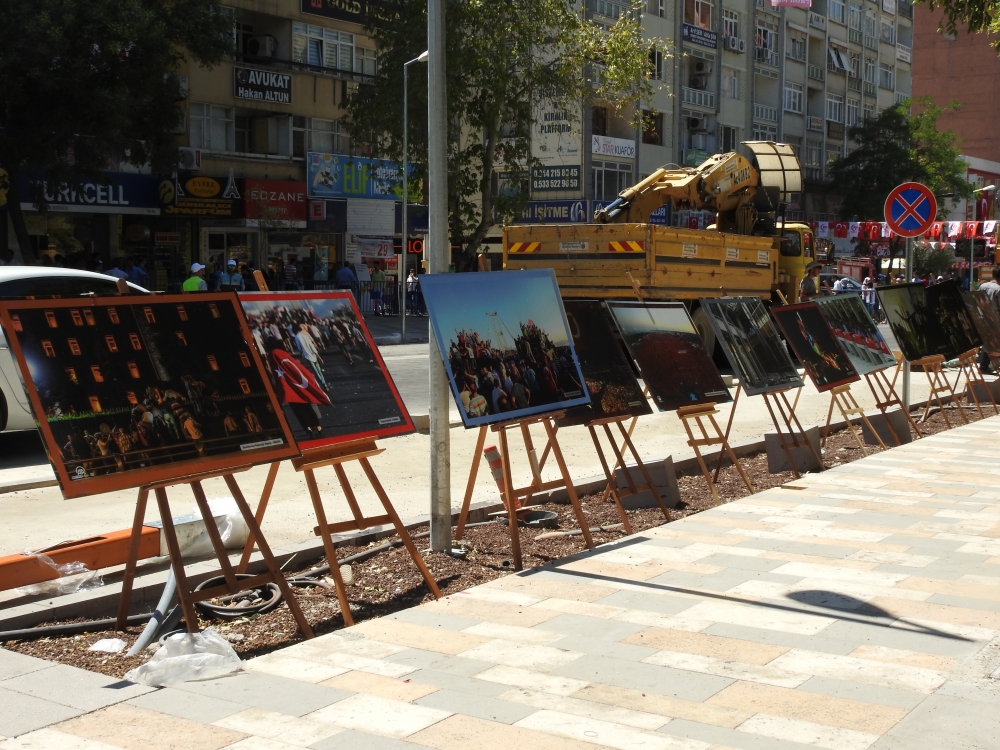 “MİLLİ İRADENİN YÜKSELİŞİ SERGİSİ" HAYRAN BIRAKTI 5