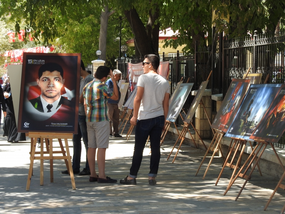 “MİLLİ İRADENİN YÜKSELİŞİ SERGİSİ" HAYRAN BIRAKTI 6