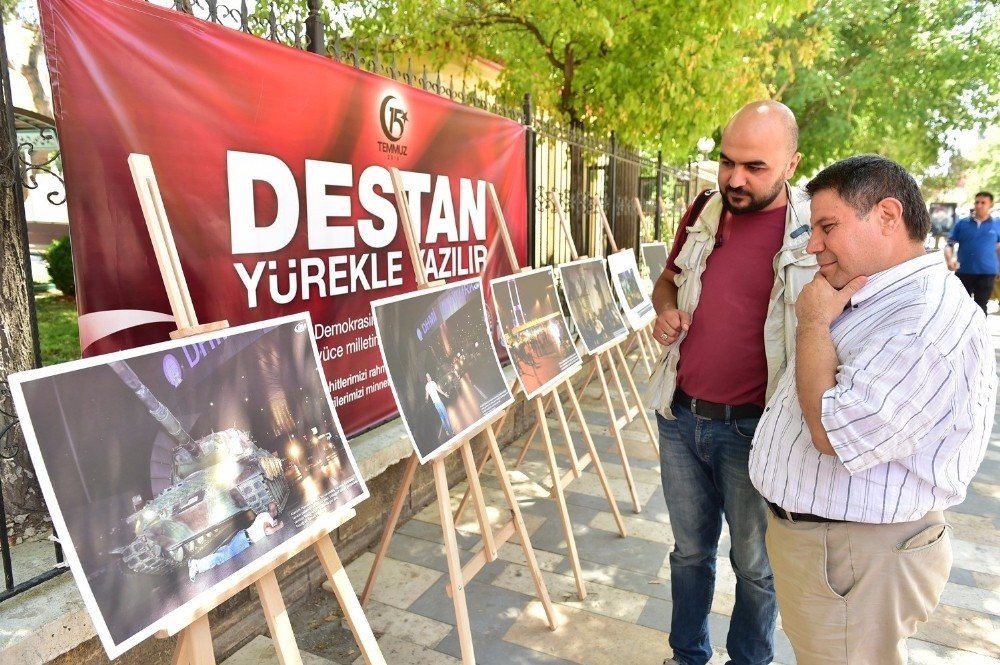 İHA’NIN 15 TEMMUZ FOTOĞRAF SERGİSİNE YOĞUN İLGİ 3