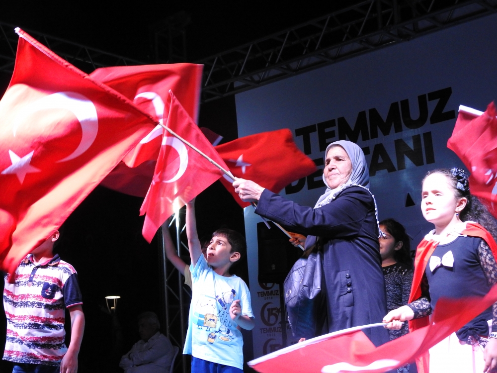 KAHRAMANMARAŞ’TA DEMOKRASİ NÖBETİ SONA ERDİ 14