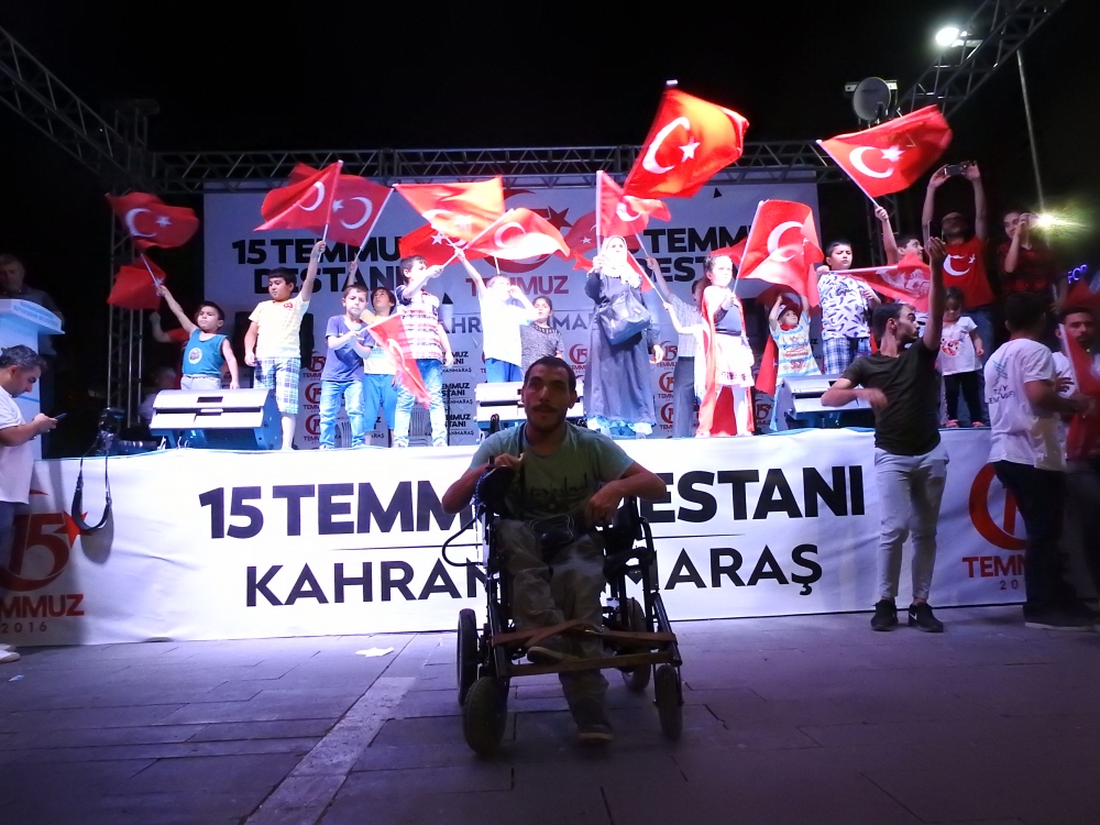 KAHRAMANMARAŞ’TA DEMOKRASİ NÖBETİ SONA ERDİ 15