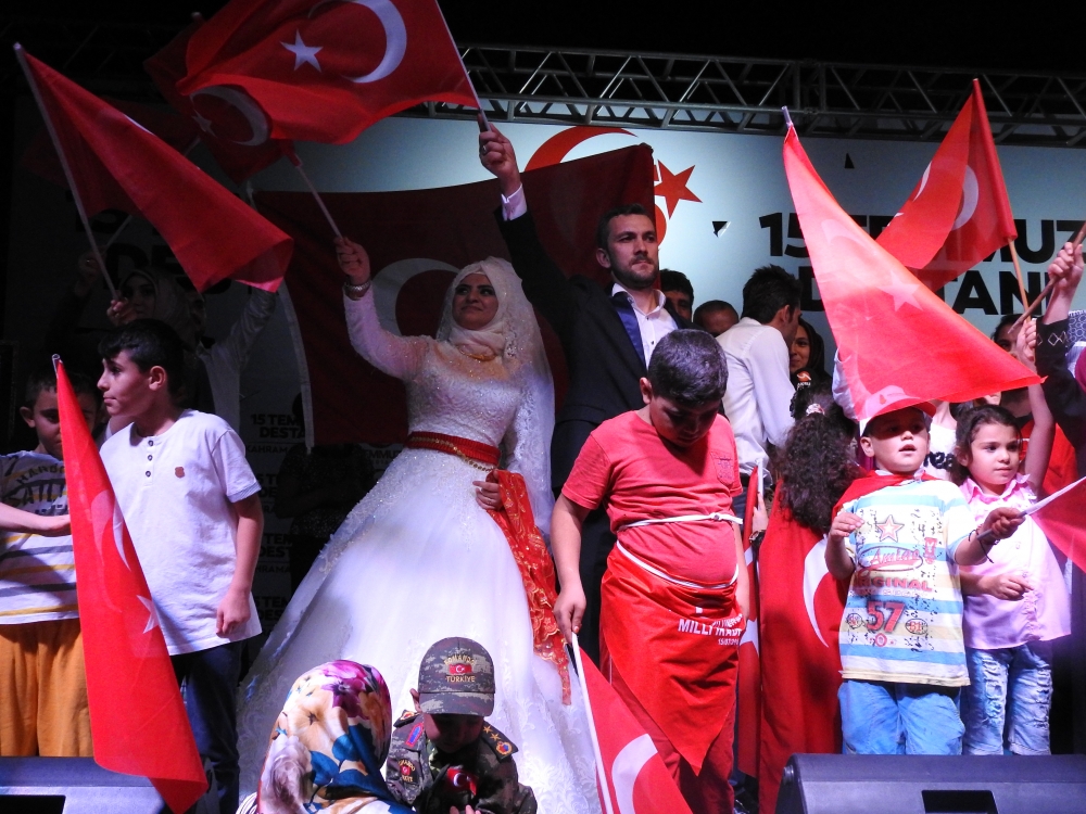 KAHRAMANMARAŞ’TA DEMOKRASİ NÖBETİ SONA ERDİ 17