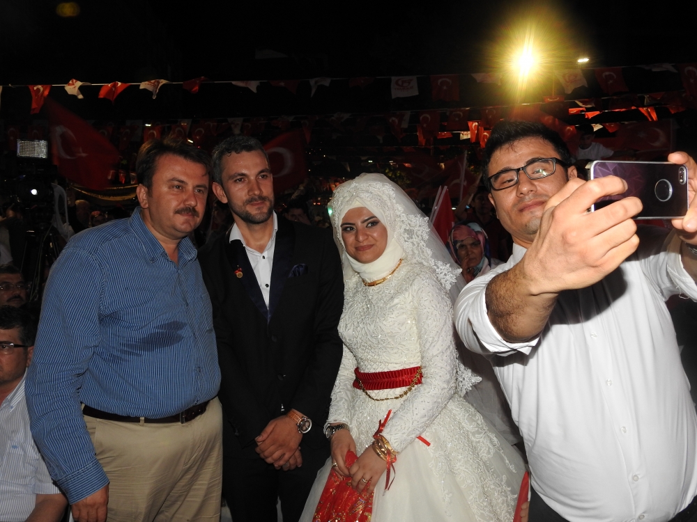 KAHRAMANMARAŞ’TA DEMOKRASİ NÖBETİ SONA ERDİ 20