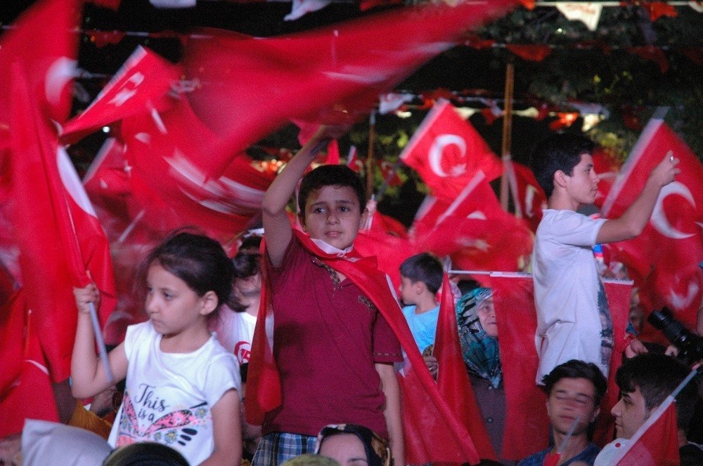 KAHRAMANMARAŞ’TA DEMOKRASİ NÖBETİ SONA ERDİ 5