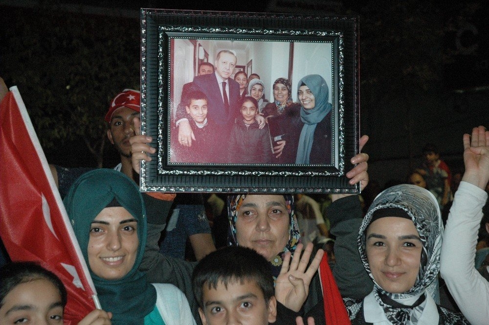 KAHRAMANMARAŞ’TA DEMOKRASİ NÖBETİ SONA ERDİ 6