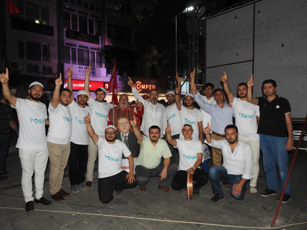 KAHRAMANMARAŞ’TA DEMOKRASİ NÖBETİ SONA ERDİ 9