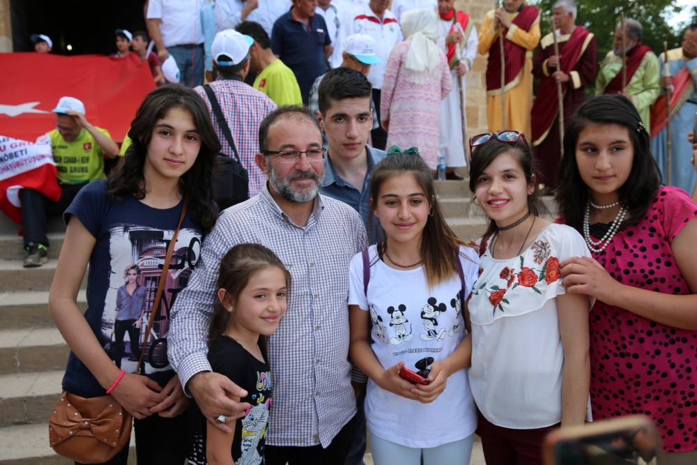 YEMLİHALAR, 15 TEMMUZ ŞEHİTLERİ İÇİN YÜRÜDÜ 10